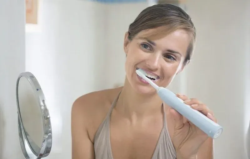 Zahnbürste richtig reinigen